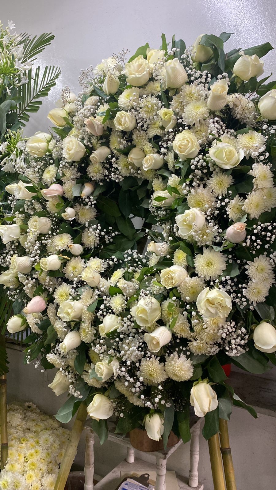 Corona floral para difunto